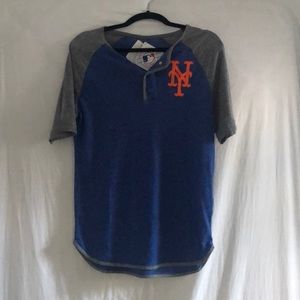 Men’s small Mets tee